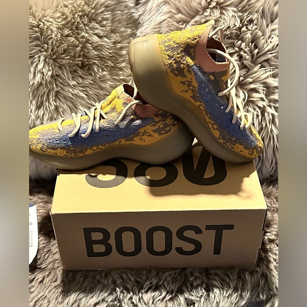 Yeezy Boost 380 M9 EV 42 Color Bluoat
